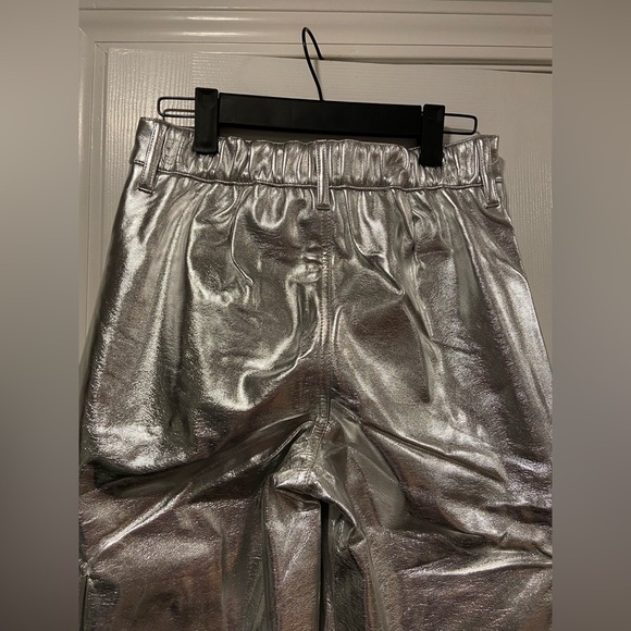 NWT No Boundaries Size XS Silver Metallic Relaxed Fit Wide Leg Cargo Pants - Picture 7 of 11